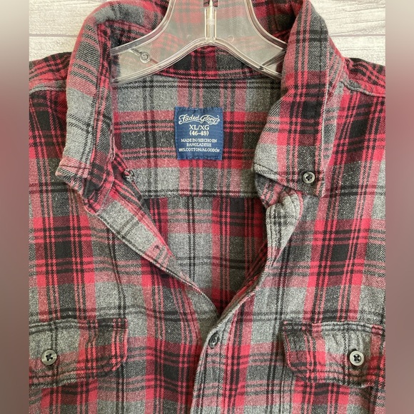 Faded Glory | Men’s Plaid Button Down Shirt - Picture 3 of 4